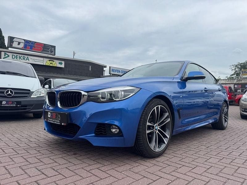 Gebraucht BMW 330 M Sport 252 PS (185 kW) 2018 Blau Limousine