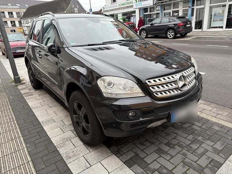 Gebraucht Mercedes ML320 224 PS (164 kW) 2007 Schwarz SUV