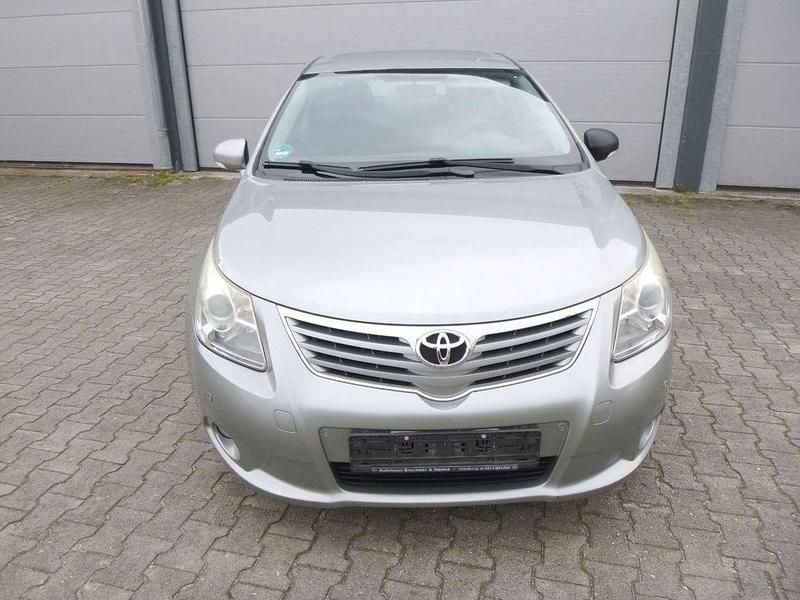 Gebraucht Toyota Avensis Edition 126 PS (92 kW) 2011 Grau Limousine