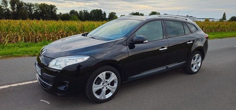 Schwarz Gebraucht 2011 Renault Mégane GrandTour Kombi | 3.900 € - Bild 1/4