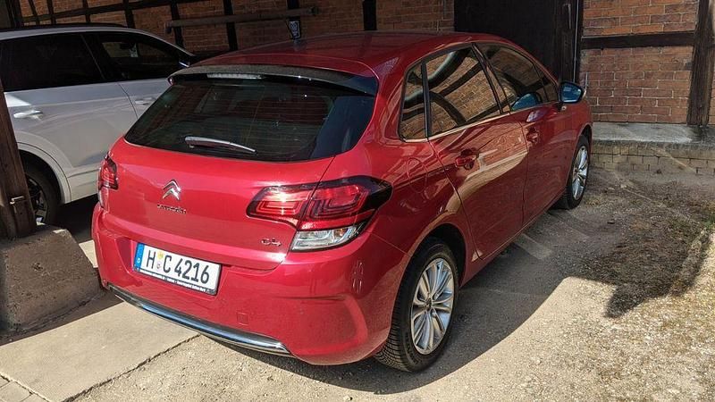 Gebraucht Citroën C4 PureTech 131 PS (96 kW) 2016 Rot Limousine