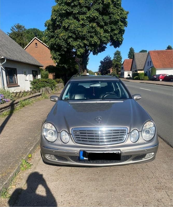 Silber Gebraucht 2004 Mercedes 320 Elegance Kombi | 6.000 € - Bild 1/4