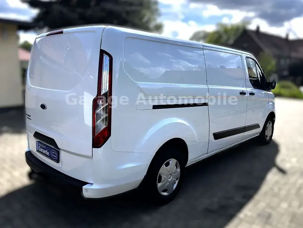 Używany Ford Transit Custom Trend 105 KM (77 kW) 2020 Biały Minivan