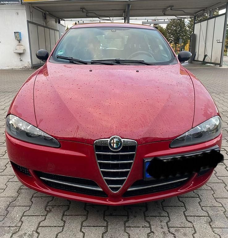 Rot Gebraucht 2009 Alfa Romeo 147 Kleinwagen | 3.200 € (Etwas zu teuer) - Bild 1/4
