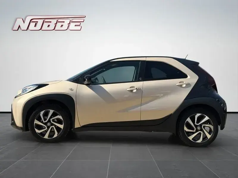 Gebraucht Toyota Aygo X Team 72 PS (52 kW) 2024 Beige SUV