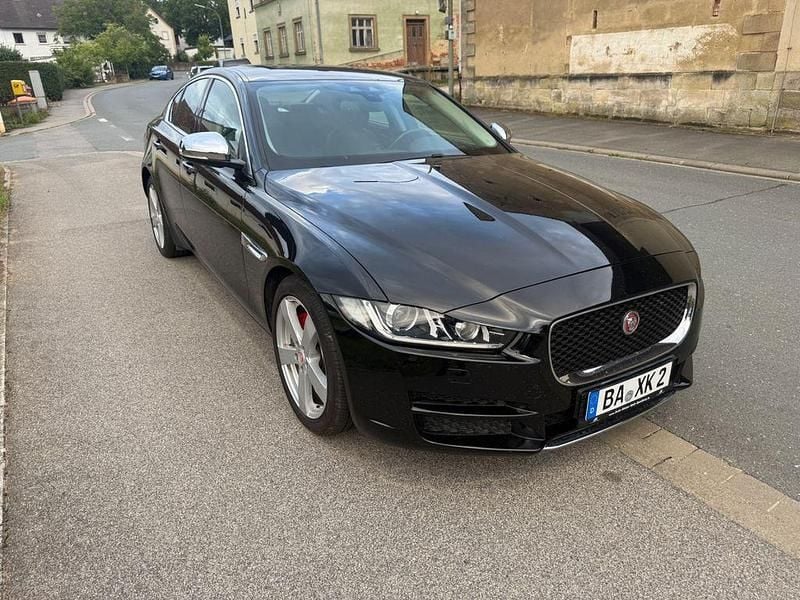 Schwarz Gebraucht 2015 Jaguar XE Prestige Limousine | 14.000 € (Fairer Preis) - Bild 1/4