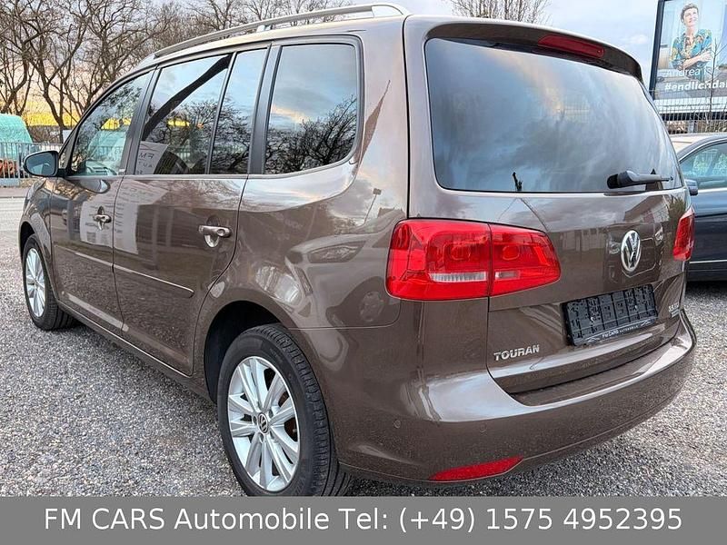 Gebraucht VW Touran Style 140 PS (102 kW) 2012 Braun Van / Kleinbus