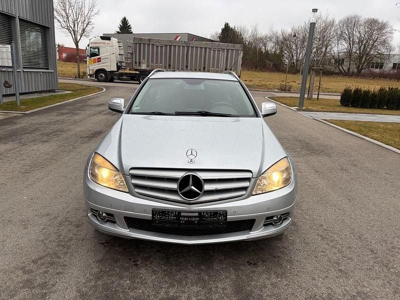 Gebraucht Mercedes C220 170 PS (125 kW) 2009 Silber Limousine