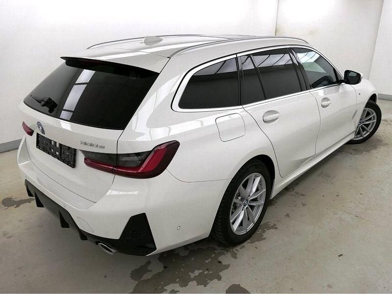 Gebraucht BMW 330e M Sport 292 PS (214 kW) 2024 Alpinweiss 3 Kombi