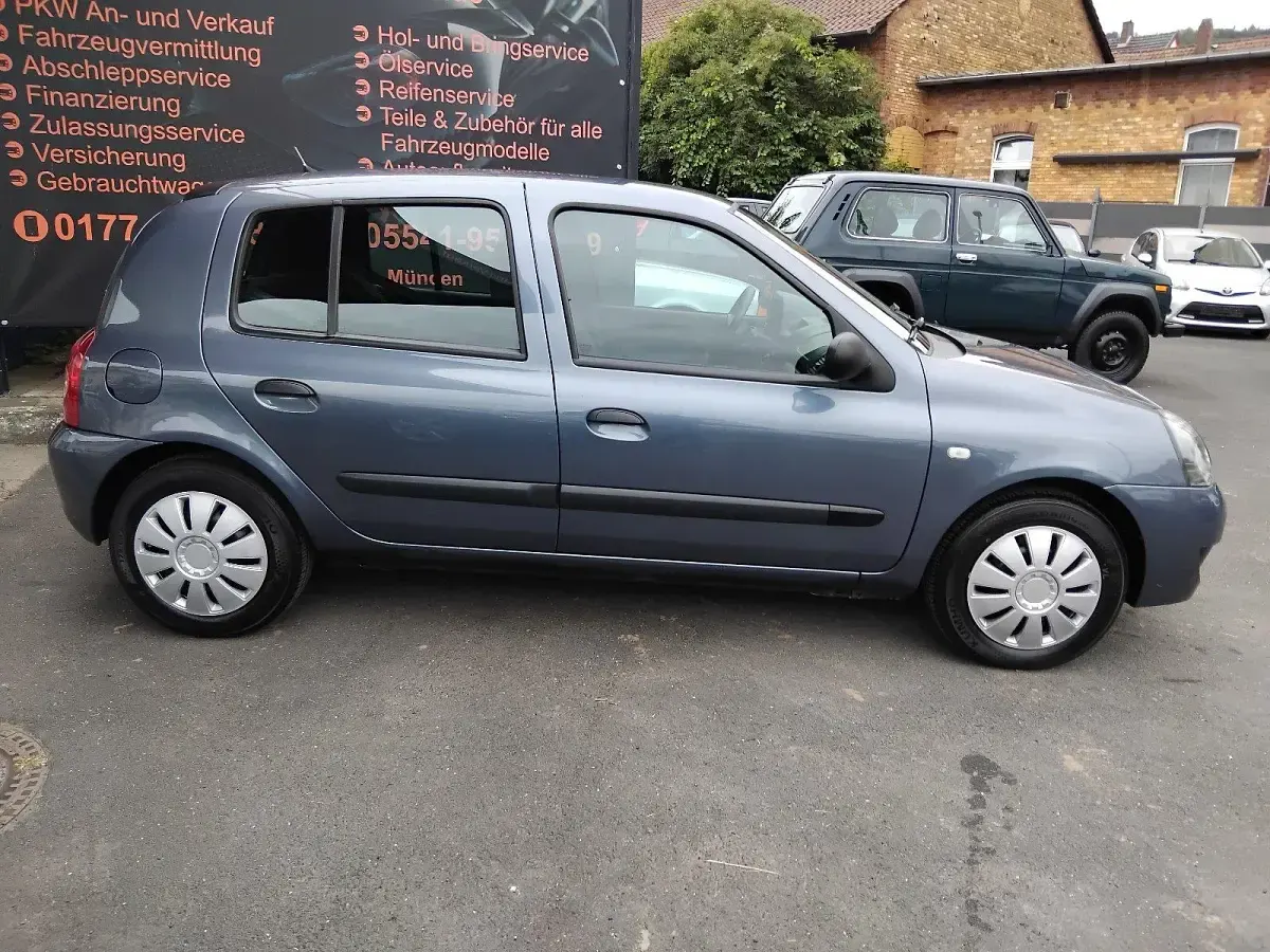 Gebraucht Renault Clio 58 PS (42 kW) 2009 Grau Kleinwagen