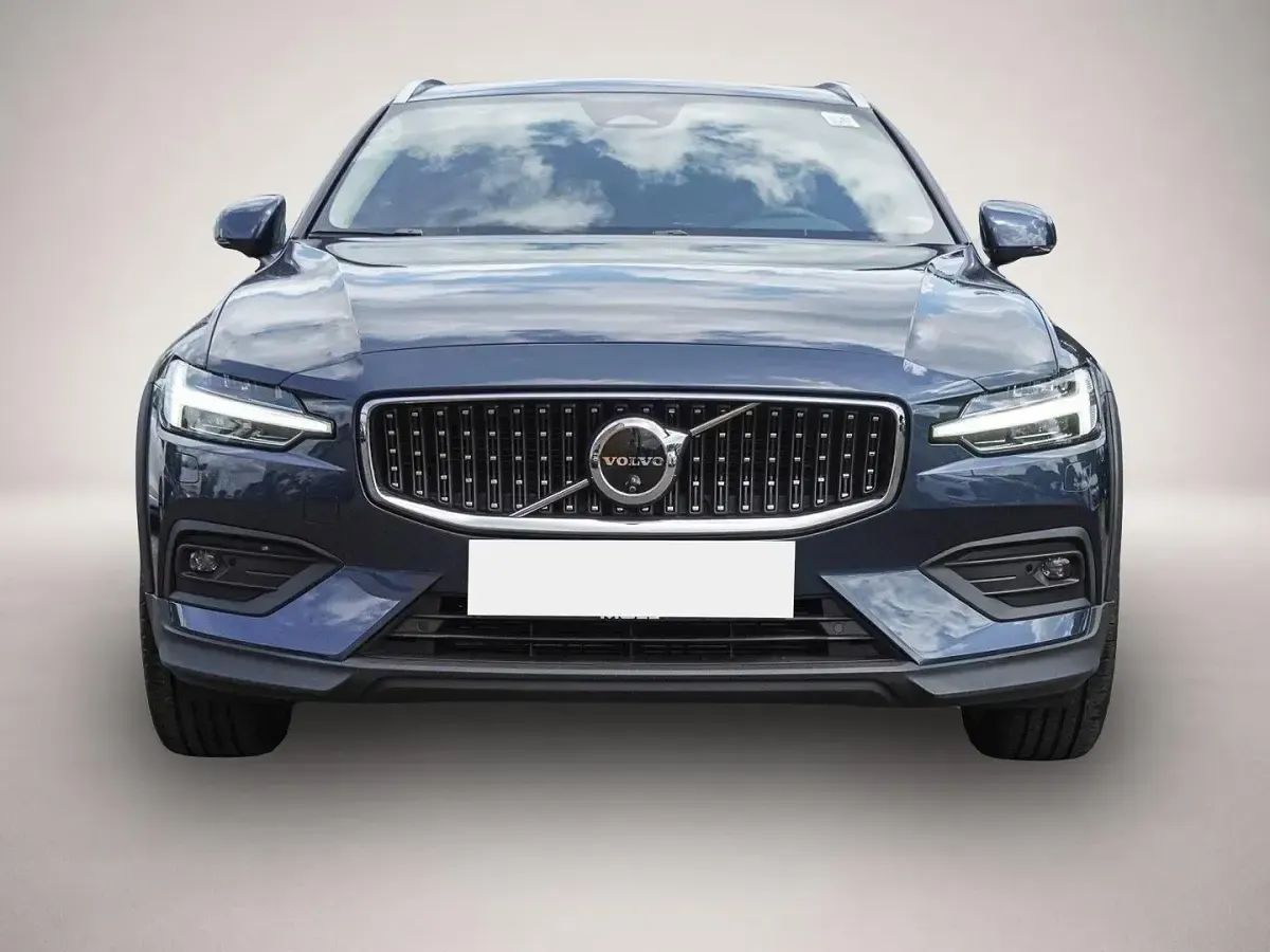 Gebraucht Volvo V60 CC Ultimate 197 PS (144 kW) 2024 Manufacturer Kombi