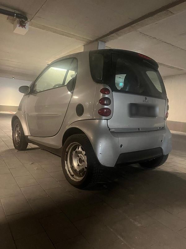 Grau Gebraucht 2002 Smart ForTwo Coupé Kleinwagen | 500 € (Superpreis) - Bild 1/4