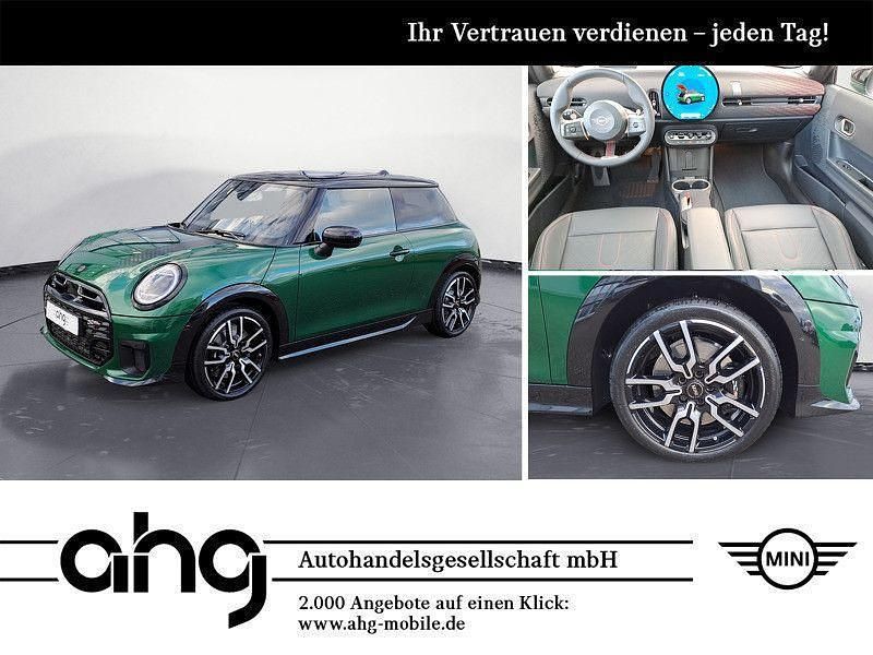 Neu Mini John Cooper Works 156 PS (114 kW) 2026 Grün Kleinwagen