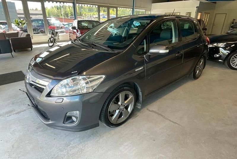 Grau Gebraucht 2012 Toyota Auris Hybrid Executive Limousine | 3.900 € (Fairer Preis) - Bild 1/4