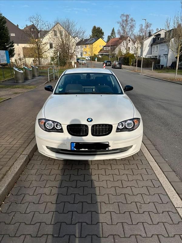 Gebraucht BMW 116 122 PS (89 kW) 2009 Weiß Kleinwagen