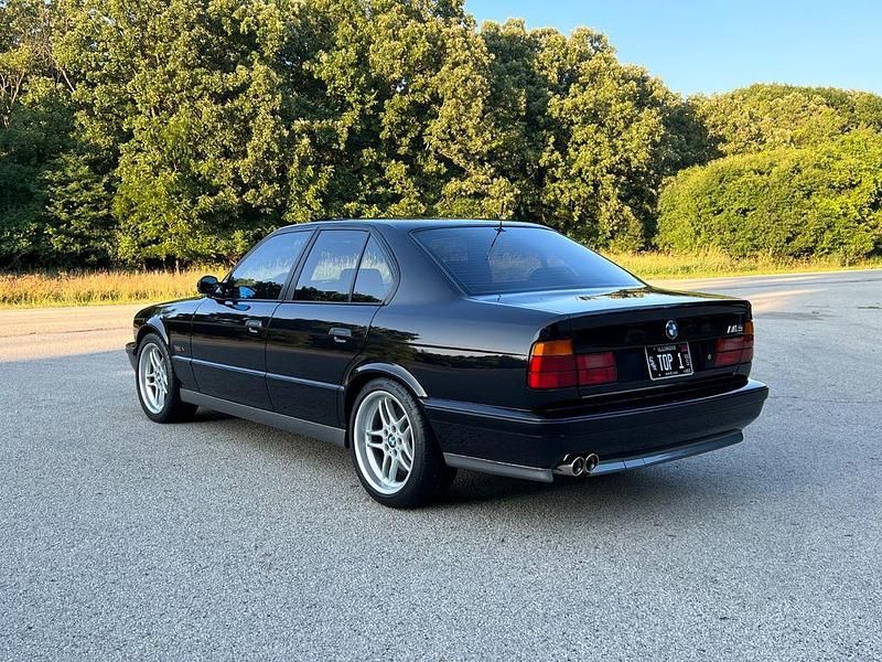Używany BMW M5 Performance 340 KM (250 kW) 1995 Czarny Kombi