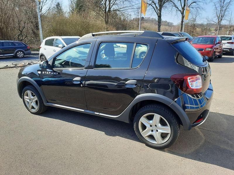 Gebraucht Dacia Sandero Prestige 90 PS (66 kW) 2013 Schwarz SUV