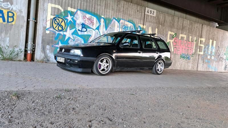 Schwarz Gebraucht 1996 VW Golf III Kombi | 1.500 € (Fairer Preis) - Bild 1/4