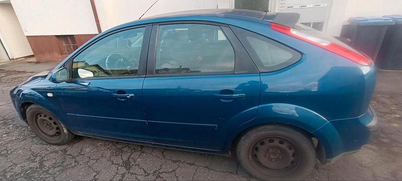Gebraucht Ford Focus 101 PS (74 kW) 2008 Blau Limousine