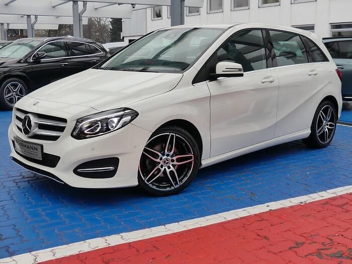 Gebraucht Mercedes B200 Urban 156 PS (114 kW) 2018 Zirrusweiß Van / Kleinbus