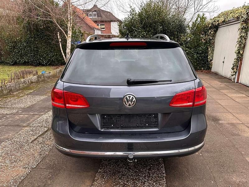 Gebraucht VW Passat 150 PS (110 kW) 2011 Grau Kombi