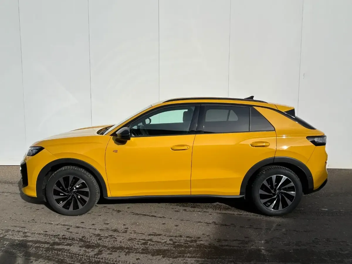 Second-hand VW T-Roc R-line 150 CP (110 kW) 2026 SUV