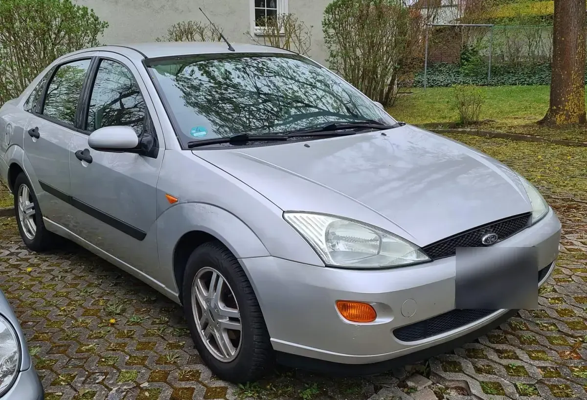 Occasion Ford Focus 101 ch (74 kW) 2001 Argent Berline