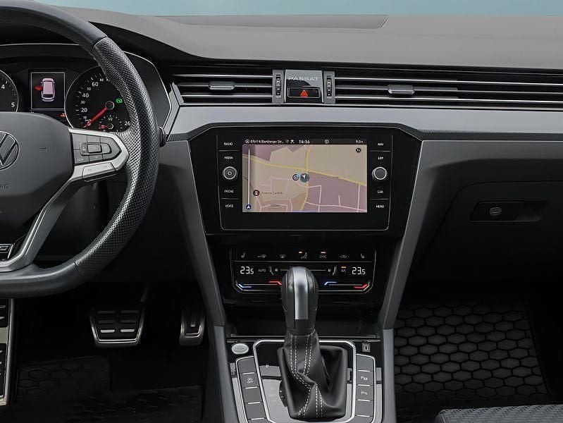 Gebraucht VW Passat 122 PS (89 kW) 2021 Blau Kombi