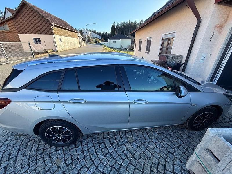 Gebraucht Opel Astra Dynamic 125 PS (91 kW) 2017 Silber Kombi