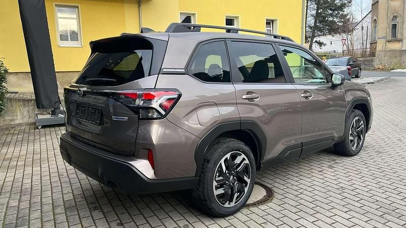 Nuevo Subaru Forester Active 136 CV (100 kW) 2026 Marrón SUV