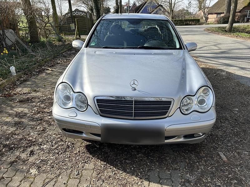 Gebraucht Mercedes C180 143 PS (105 kW) 2004 Silber Coupé