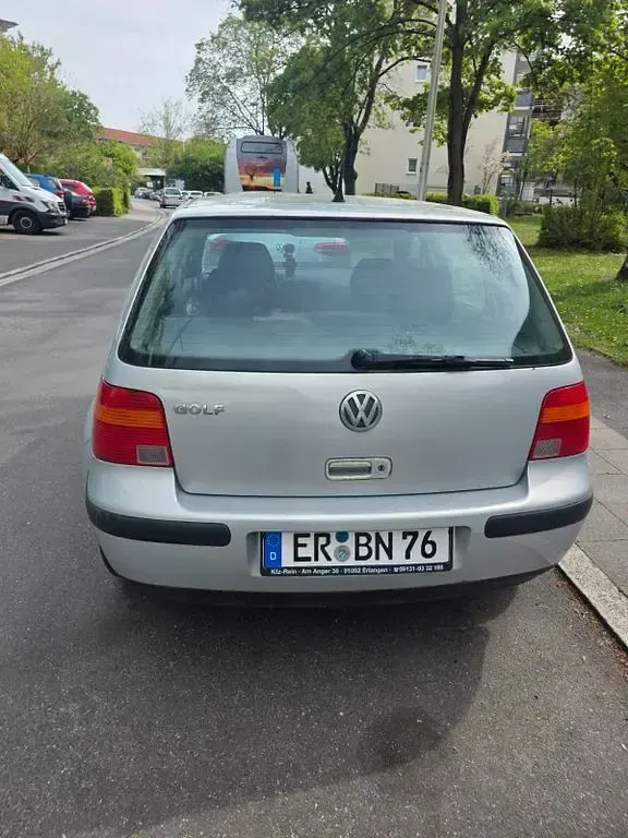 Brugt VW Golf III Basis 101 HK (74 kW) 1999 Sølv Sedan