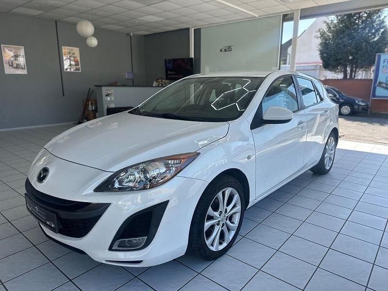 Second-hand Mazda 3 Edition 105 CP (77 kW) 2011 Alb Berlinǎ