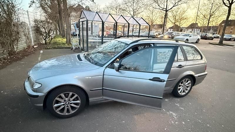 Gebraucht BMW 318 143 PS (105 kW) 2004 Silber Kombi