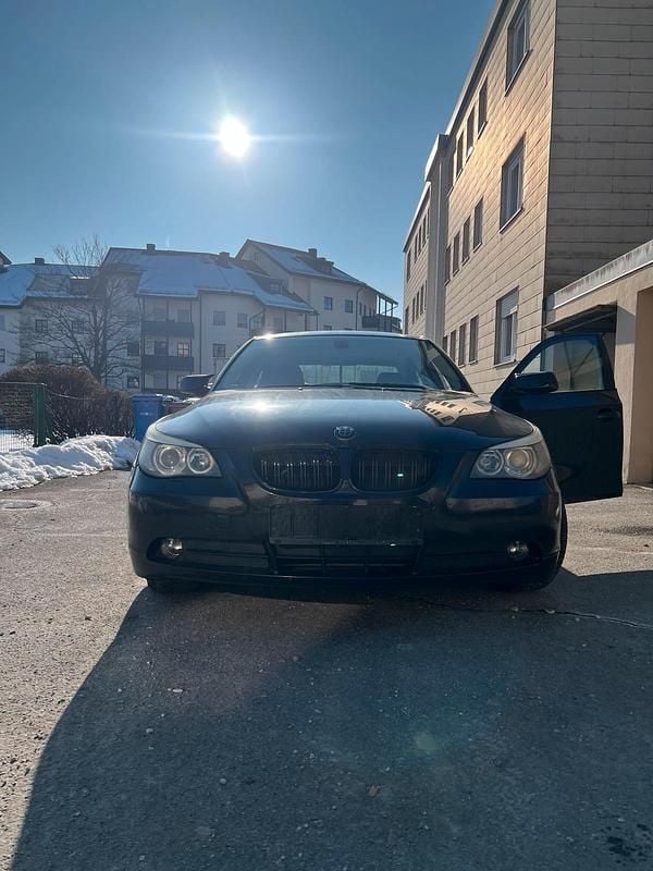 Schwarz Gebraucht 2004 BMW 520 Limousine | 3.250 € (Etwas zu teuer) - Bild 1/4
