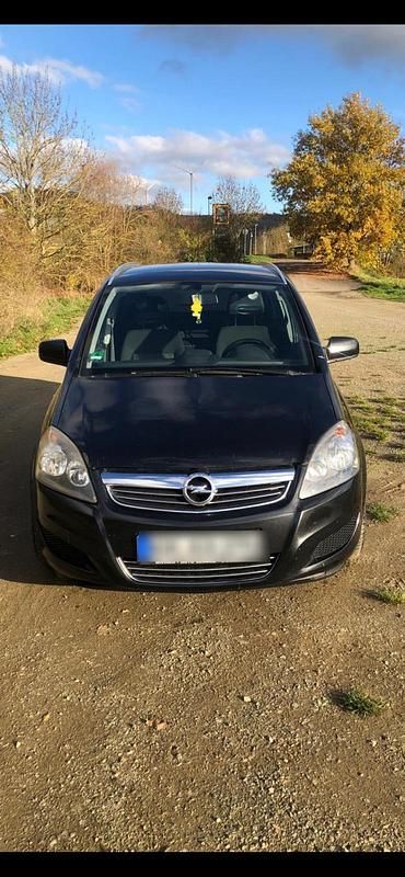 Schwarz Gebraucht 2013 Opel Zafira Eco Van / Kleinbus | 3.500 € (Guter Preis) - Bild 1/4