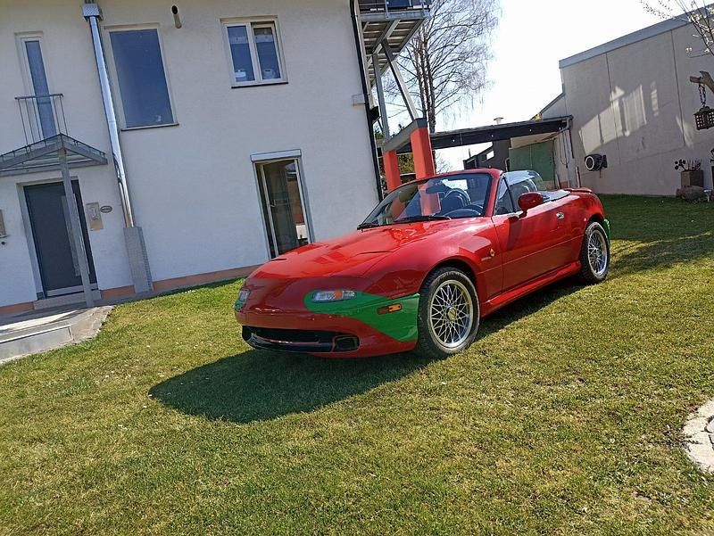 Gebraucht Mazda MX5 115 PS (84 kW) 1991 Rot Cabrio