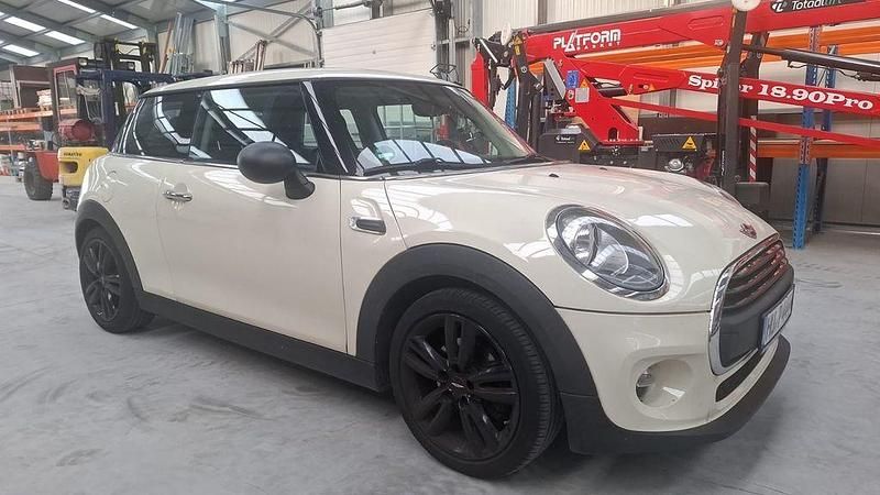 Weiß Gebraucht 2016 Mini ONE Kleinwagen | 8.900 € (Fairer Preis) - Bild 1/4