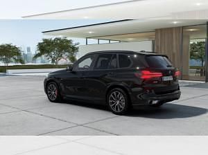 Neu BMW X5 298 PS (219 kW) 2026 Schwarz (saphirschwarz metallic) SUV