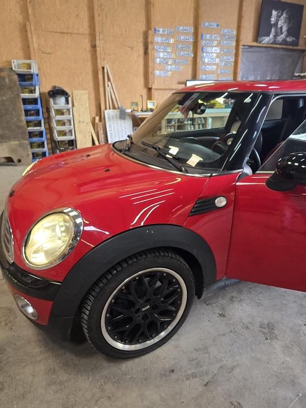 Second-hand Mini Cooper 136 CP (100 kW) 2007 Roșu Hatchback