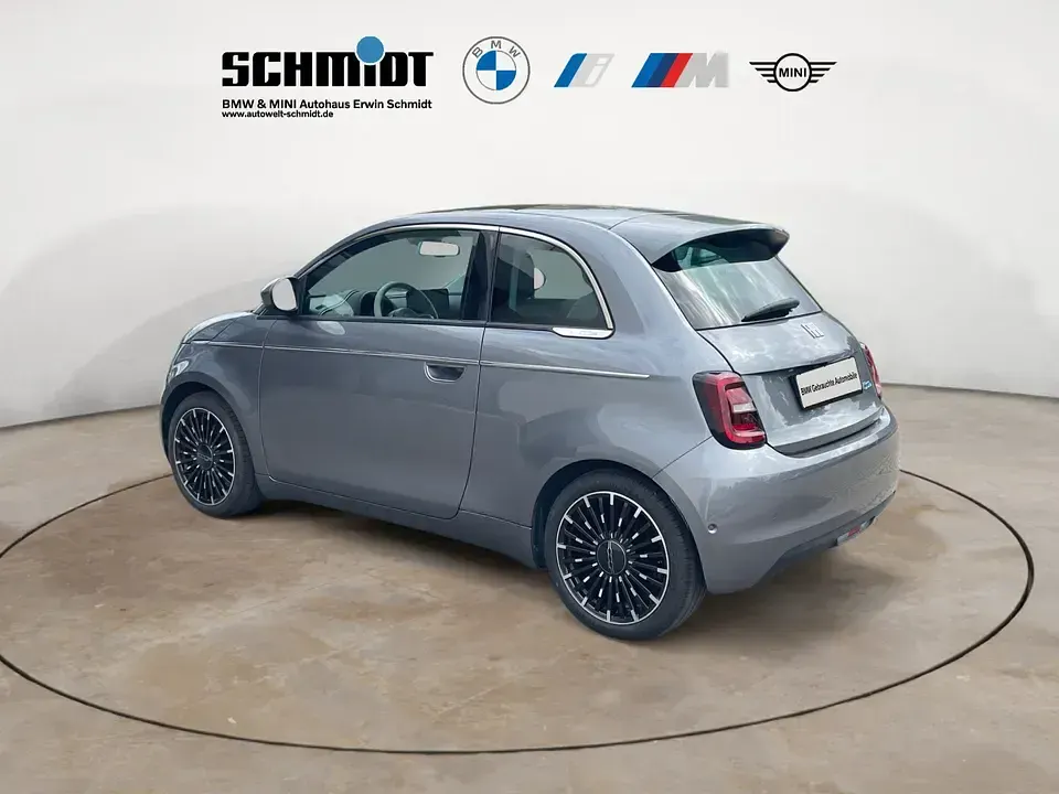 Gebraucht Fiat 500e La Prima 86 kW (118 PS) 2022 Colore esterno (mineral grau)