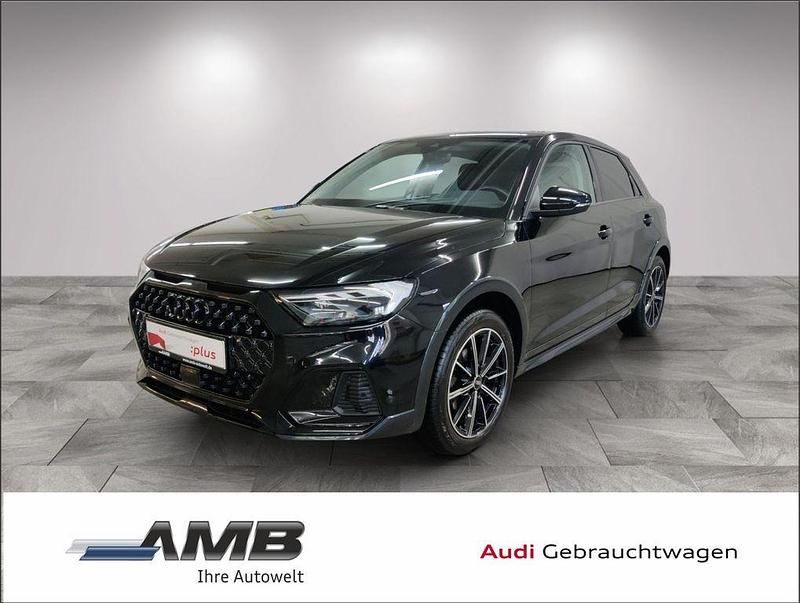 Mythosschwarz metallic Gebraucht 2023 Audi A1 Ambiente SUV | 21.980 € (Superpreis) - Bild 1/3