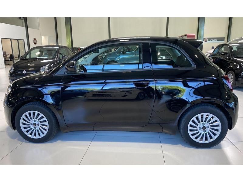 Gebraucht Fiat 500e Action 69 kW (95 PS) 2023 Onyx schwarz) (schwarz Kleinwagen