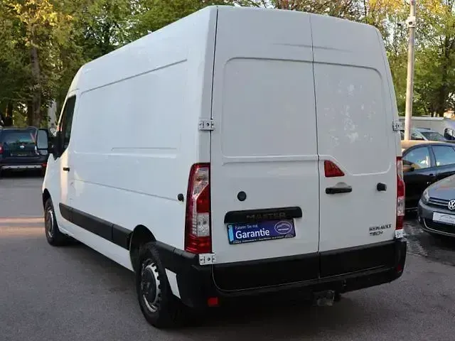 Second-hand Renault Master 131 CP (96 kW) 2017 Alb Van