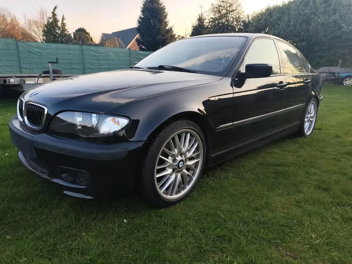 Używany BMW 325 192 KM (141 kW) 2001 Czarny Sedan/Limuzyna