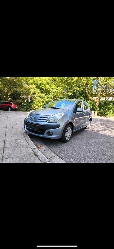 Blau Gebraucht 2011 Nissan Pixo Kleinwagen | 1.600 € (Fairer Preis) - Bild 1/4