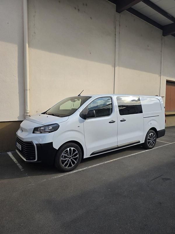 Gebraucht Toyota Proace 144 PS (105 kW) 2025 Weiß Van / Kleinbus