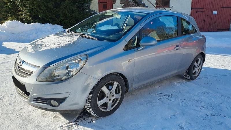 Silber Gebraucht 2008 Opel Corsa Limousine | 1.500 € (Etwas zu teuer) - Bild 1/4