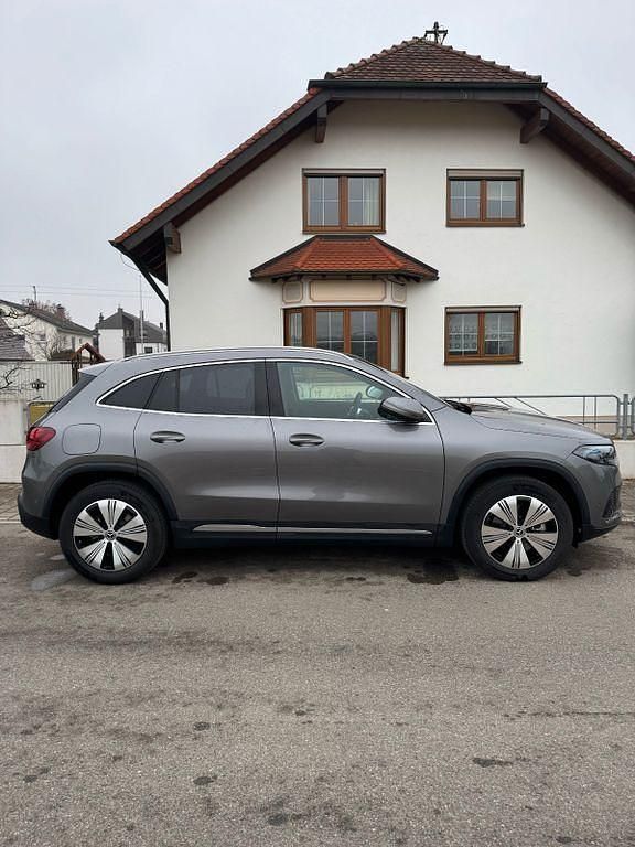 Gebraucht Mercedes EQA250 Progressive 139 kW (190 PS) 2025 Grau SUV