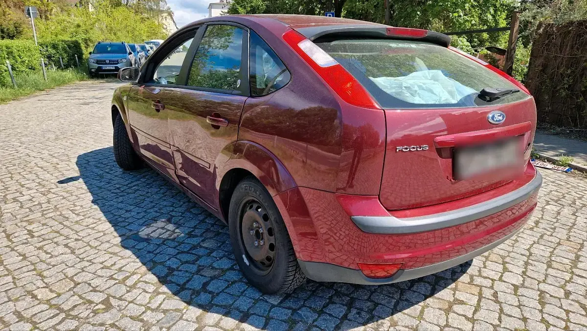 Gebraucht Ford Focus 101 PS (74 kW) 2005 Rot Limousine